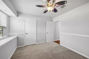 1605 Cypress Hollow St, Pearland, TX 77581 - Photo 17