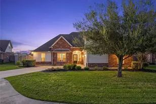 11711 Diamond Ct, Mont Belvieu, TX 77535 - Photo 1