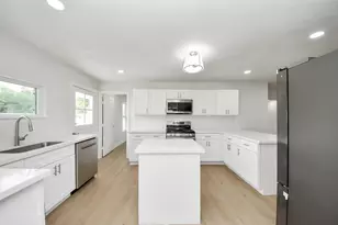 5455 N Crooked Creek Dr, Houston, TX 77017 - Photo 3