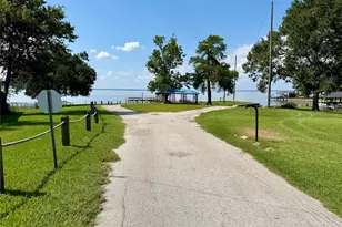 282 Water View Dr, Livingston, TX 77351 - Photo 3
