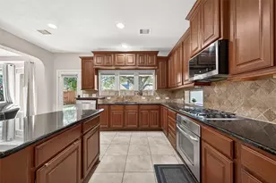 635 Doscher Ln, Sugar Land, TX 77479 - Photo 27