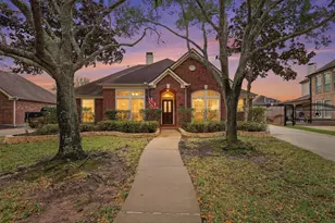 2912 Autumn Creek Dr, Friendswood, TX 77546 - Photo 1