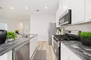 2810 Milton Ldg Ln, Houston, TX 77051 - Photo 7