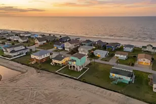 13102 John Reynolds Rd, Galveston, TX 77554 - Photo 37