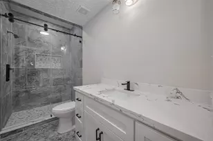 2206 Hoskins Dr, Houston, TX 77080 - Photo 31