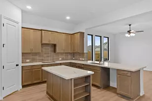 14818 Buffalo Head St, Mont Belvieu, TX 77523 - Photo 5