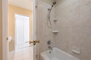 16419 Laurelfield Dr, Houston, TX 77059 - Photo 25