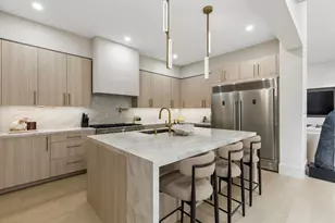 10 S Briar Hollow Ln, Houston, TX 77027 - Photo 15