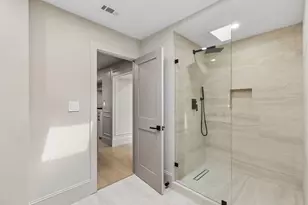 10 S Briar Hollow Ln, Houston, TX 77027 - Photo 35