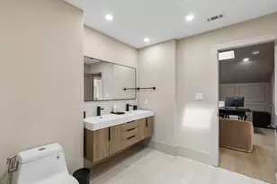 10 S Briar Hollow Ln, Houston, TX 77027 - Photo 33