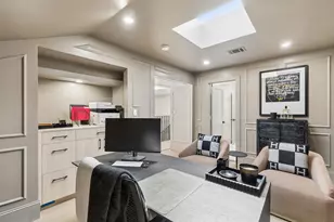 10 S Briar Hollow Ln, Houston, TX 77027 - Photo 31