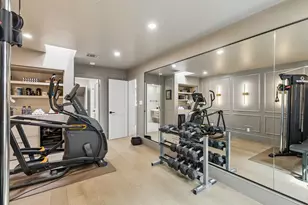 10 S Briar Hollow Ln, Houston, TX 77027 - Photo 33