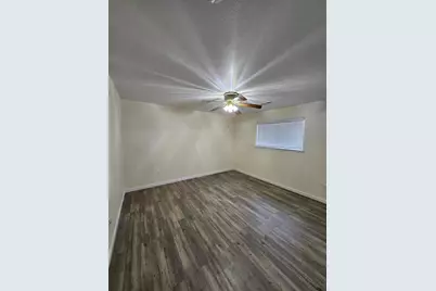 2521 N 37th Avenue N, Texas City, TX 77590 - Photo 9