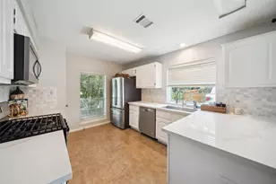 20407 Weald Way St, Spring, TX 77388 - Photo 9