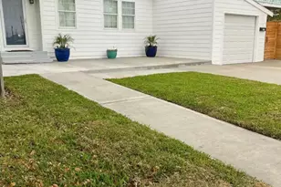 4312 Ave O 1/2, Galveston, TX 77550 - Photo 7