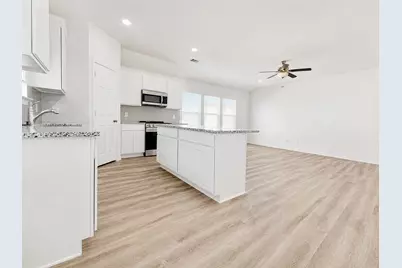 501 Oak Chase Avenue, Dayton, TX 77535 - Photo 5