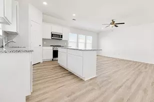 501 Oak Chase Ave, Dayton, TX 77535 - Photo 5