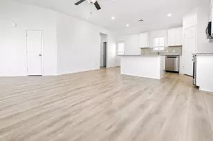 501 Oak Chase Ave, Dayton, TX 77535 - Photo 7