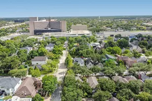 4903 Williams Ct Ln, Houston, TX 77081 - Photo 5