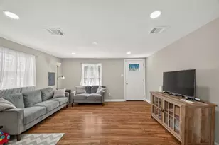 223 E Melville Dr, Crosby, TX 77532 - Photo 9