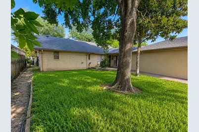 13126 Meadow Leaf Lane, Houston, TX 77039 - Photo 15