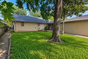13126 Meadow Leaf Ln, Houston, TX 77039 - Photo 15