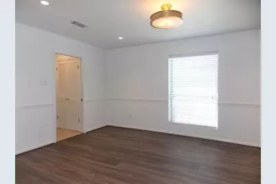 5662 Longwood St, Beaumont, TX 77707 - Photo 9