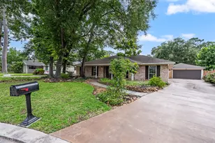 28923 Pine Hill Dr, Shenandoah, TX 77381 - Photo 3