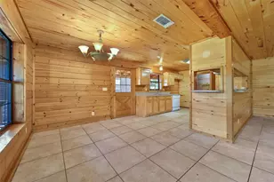 76 Hunters Creek Dr, Huntsville, TX 77340 - Photo 11
