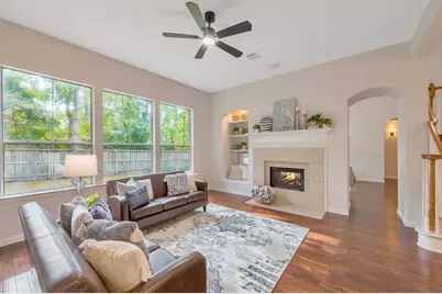 135 S Bluff Creek Circle, The Woodlands, TX 77382 - Photo 3
