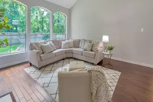 135 S Bluff Creek Cir, The Woodlands, TX 77382 - Photo 13