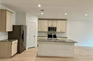 1631 Solana Dr, Fresno, TX 77545 - Photo 5