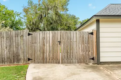436 Huckleberry Drive, Lake Jackson, TX 77566 - Photo 9