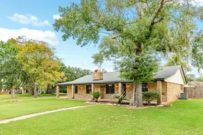 436 Huckleberry Drive, Lake Jackson, TX 77566 - Photo 7