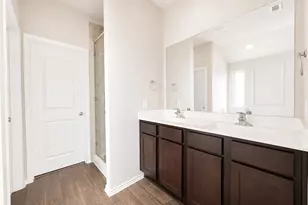 8203 Tamarind Ln, Baytown, TX 77521 - Photo 15