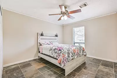 910 Evergreen Drive, Friendswood, TX 77546 - Photo 31