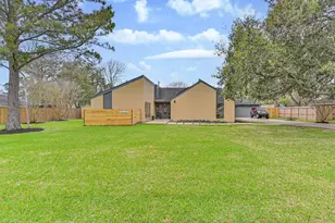 910 Evergreen Dr, Friendswood, TX 77546 - Photo 5