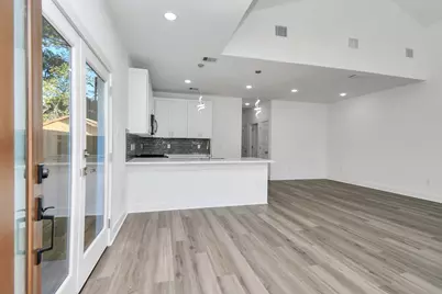 8109 Hamlet Street, Houston, TX 77078 - Photo 9