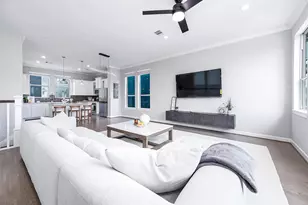 2022 Groveland Glen Dr, Houston, TX 77051 - Photo 3