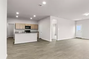 312 Legacy Point Dr, Sealy, TX 77474 - Photo 5