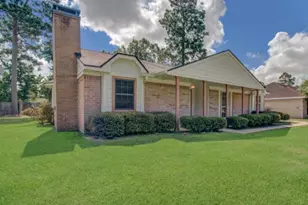 28706 Savannah Dr, Shenandoah, TX 77381 - Photo 3