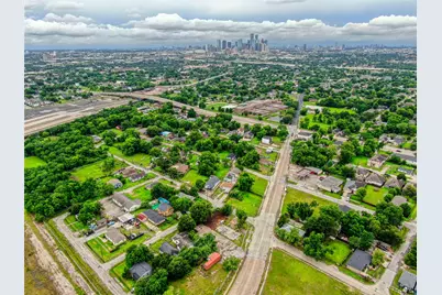 4502 Liberty Road, Houston, TX 77026 - Photo 9