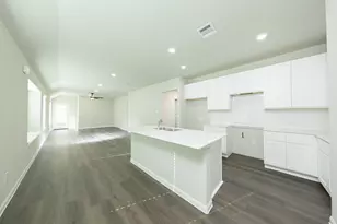 9213 Crestone Peak Dr, Willis, TX 77318 - Photo 3