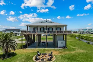 810 Casa Dr, Crystal Beach, TX 77650 - Photo 37