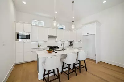 1403 W 21st St #B, Houston, TX 77008 - Photo 11