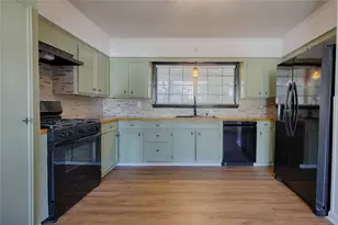 909 Eilers St, Schulenburg, TX 78956 - Photo 11