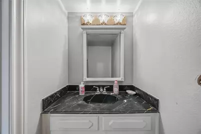 5223 Arboles Drive, Houston, TX 77035 - Photo 11