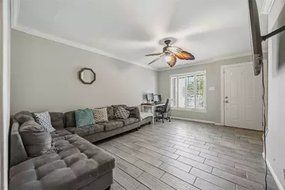 5223 Arboles Drive, Houston, TX 77035 - Photo 7