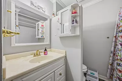 5223 Arboles Drive, Houston, TX 77035 - Photo 19