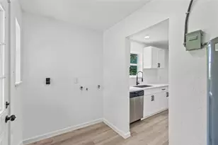 707 Lilley Rd, Alvin, TX 77511 - Photo 9